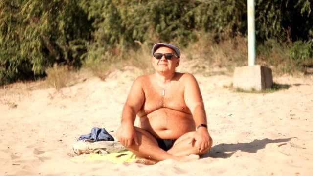 Man complains of sand in ass after beach visit. Sand urges there’s two sides to the story.